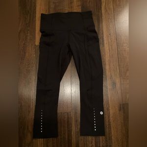 Fast and Free Lululemon size 4 black
